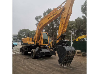 Mobilbagger HYUNDAI R210W-9: das Bild 3