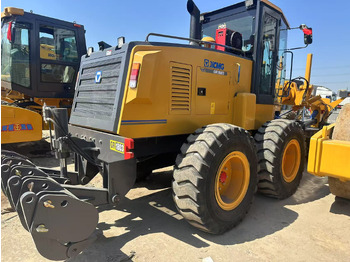 Grader XCMG GR1803: das Bild 4
