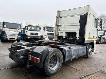 DAF 95.430 XF SPACECAB (EURO 3 / ZF16 MANUAL GEARBOX / ZF-INTARDER / AIRCONDITIONING / 870 LITER DIESELTANK) – Leasing DAF 95.430 XF SPACECAB (EURO 3 / ZF16 MANUAL GEARBOX / ZF-INTARDER / AIRCONDITIONING / 870 LITER DIESELTANK): das Bild 3