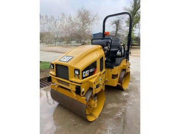 CATERPILLAR Straßenwalze