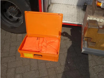 Feuerwehrfahrzeug MAN LE 250 godiva pump with holmatro set: das Bild 4