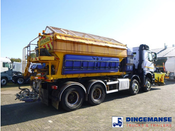 Schneeräumfahrzeug Mercedes-Benz Arocs 3240 8x4 RHD Schmidt snow plough / gritter: das Bild 4