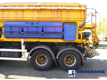 Schneeräumfahrzeug Mercedes-Benz Arocs 3240 8x4 RHD Schmidt snow plough / gritter: das Bild 5