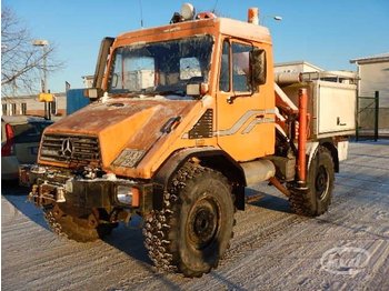Kommunal-/ Sonderfahrzeug Unimog U 140 (Rep. item) 4x4 Skylift och kran: das Bild 1