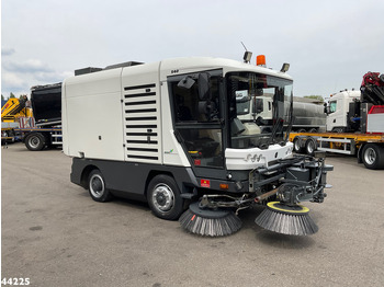 Kehrmaschine Ravo 540 with 3-rd brush: das Bild 5