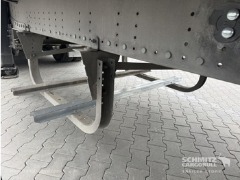 Planenauflieger SCHMITZ Curtainsider Standard: das Bild 2