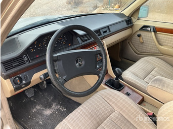 PKW 1990 Mercedes-Benz 300D Automobile: das Bild 5