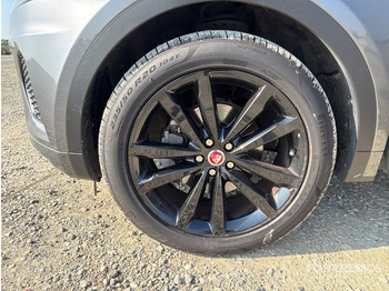 SUV/ Geländewagen 2020 Jaguar E Pace 2.0D I4 CHEQUERED FLAG AUTO 4WD SUV: das Bild 4