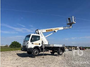 NISSAN LKW mit Arbeitsbühne