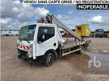NISSAN LKW mit Arbeitsbühne
