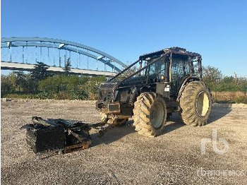 VALTRA T173 Traktor