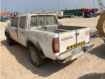 Pick-up 2008 Nissan 4x4 Crew Cab (Inoperable) Pickup: das Bild 3