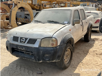 Pick-up 2008 Nissan 4x4 Crew Cab (Inoperable) Pickup: das Bild 2