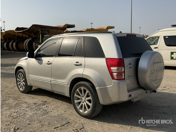 SUV/ Geländewagen 2018 Suzuki Grand Vitara 4x4 SUV: das Bild 4