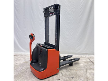 LINDE L12 Hochhubwagen