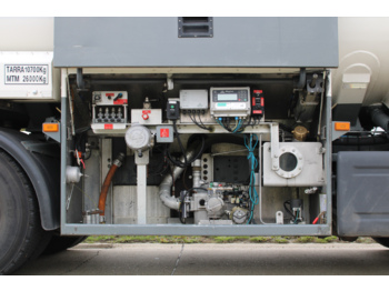 Tankwagen Scania P360: das Bild 2 Tankwagen Scania P360: das Bild 2