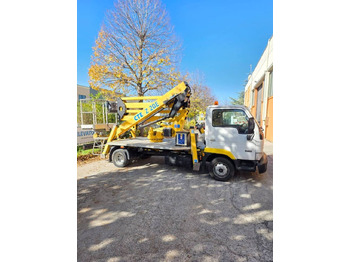 LKW mit Arbeitsbühne