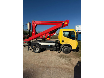 LKW mit Arbeitsbühne