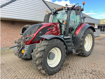 VALTRA T174 Traktor