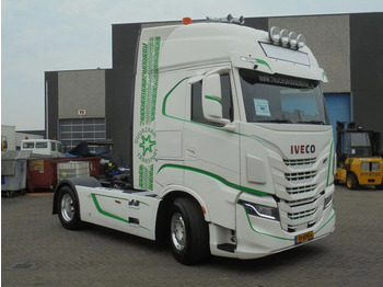 Sattelzugmaschine Iveco S-WAY 460+ Euro 6 + LNG + CNG + Retarder: das Bild 3