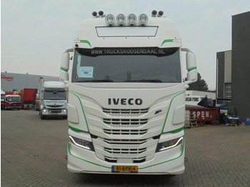 Sattelzugmaschine Iveco S-WAY 460+ Euro 6 + LNG + CNG + Retarder: das Bild 2