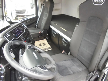 Sattelzugmaschine Iveco S-WAY 460+ Euro 6 + LNG + CNG + Retarder: das Bild 4