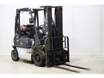 NISSAN Treibgasstapler