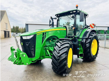 JOHN DEERE 8320R Traktor
