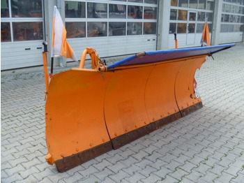 UNIMOG Schneepflug