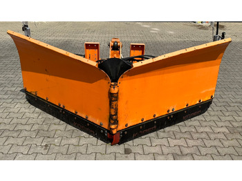 UNIMOG Schneepflug