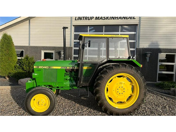 Traktor John Deere 2040 Med nye dæk hele vejen rundt: das Bild 4