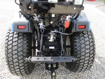 Traktor Solis S26 Shuttle XL 9+9 med turfhjul og frontlæsser: das Bild 4 Traktor Solis S26 Shuttle XL 9+9 med turfhjul og frontlæsser: das Bild 4