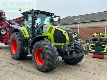 CLAAS Axion 870 Traktor