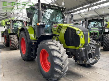 CLAAS Arion 550 Traktor