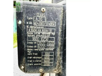 CLAAS Arion 620 Traktor