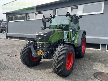 FENDT 211 Vario Traktor