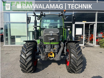 FENDT 211 Vario Traktor