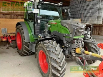 FENDT 211 Vario Traktor