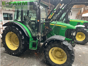 JOHN DEERE 5070M Traktor