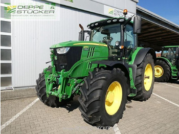 JOHN DEERE 6215R Traktor