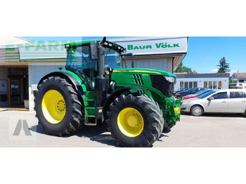 JOHN DEERE 6215R Traktor