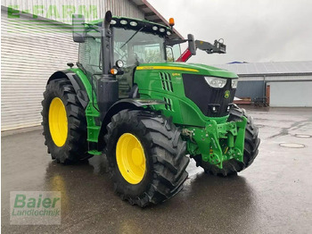 JOHN DEERE 6215R Traktor