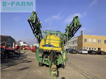 JOHN DEERE Anhängespritze