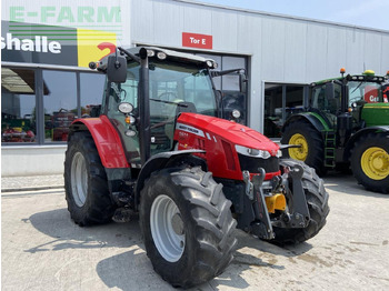 MASSEY FERGUSON 5610 Traktor