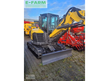 NEW HOLLAND Traktor
