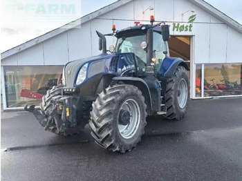 NEW HOLLAND T8 Traktor