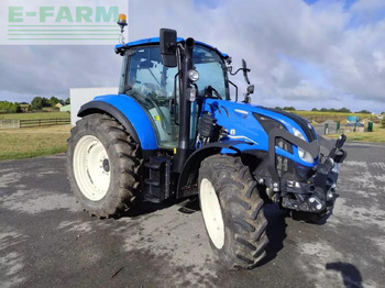 NEW HOLLAND T5 Traktor