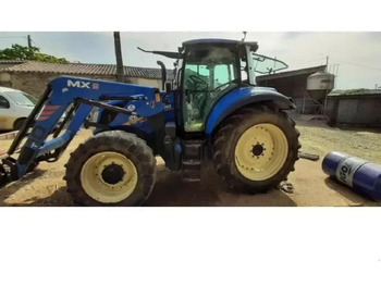NEW HOLLAND T5 Traktor