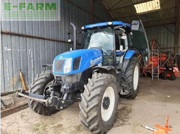 NEW HOLLAND T6 Traktor