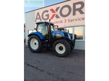 NEW HOLLAND T6000 Traktor